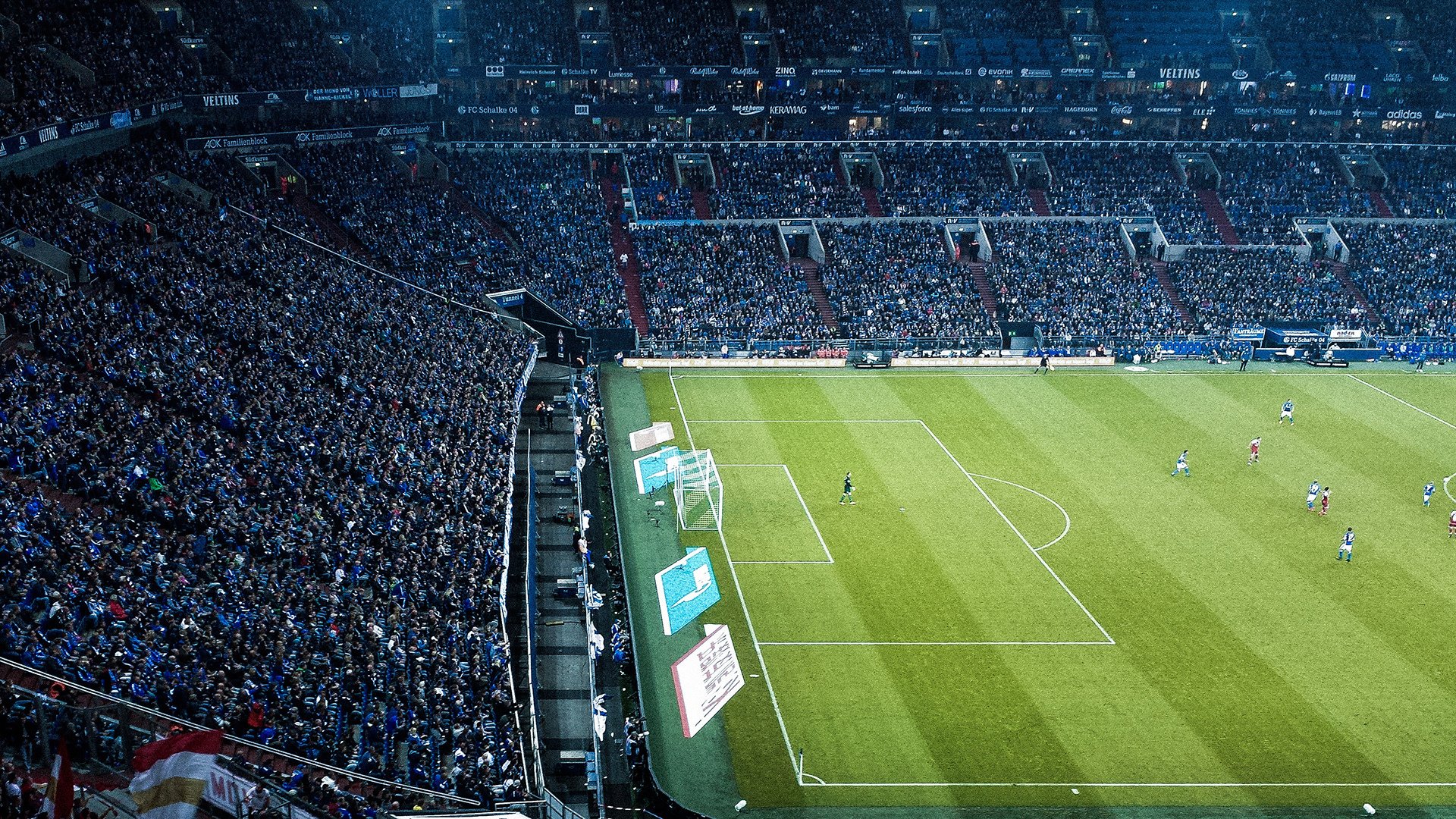 “商圈停车场改造夜跑环线首跑” 不再只是停车用地